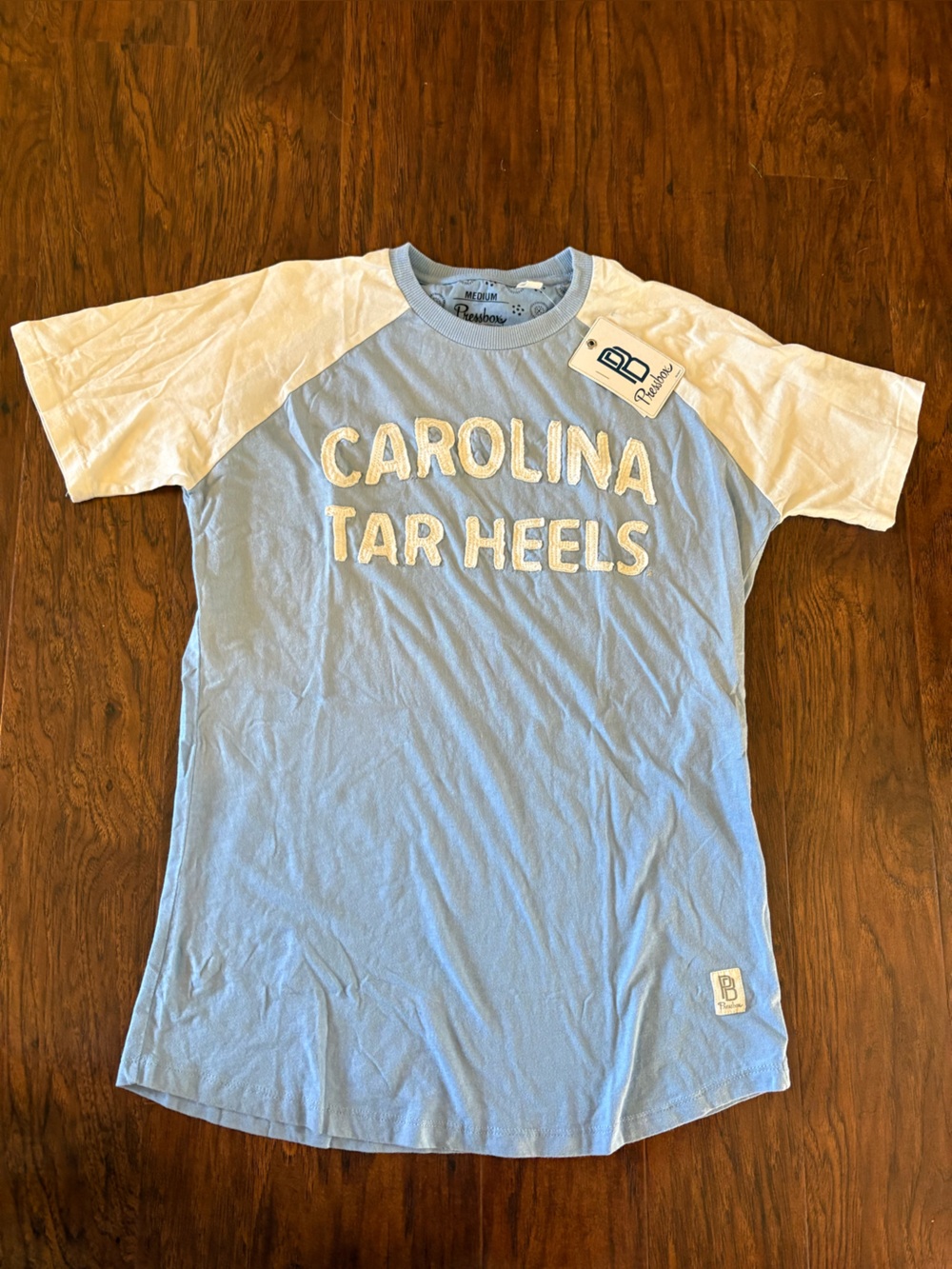 NWT Pressbox Carolina Tar Heels Women’s Tee Shirt Size Medium
